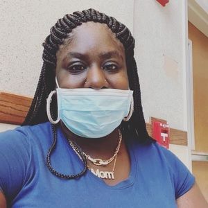 Meet your Posher, Brittney